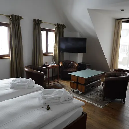 Apartment Apartment *